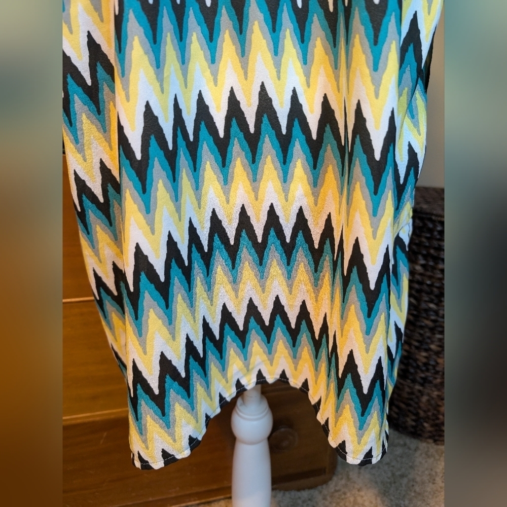 Riley + James Blouse Chevron Black Teal Gray Yellow Blouse - Picture 8 of 12